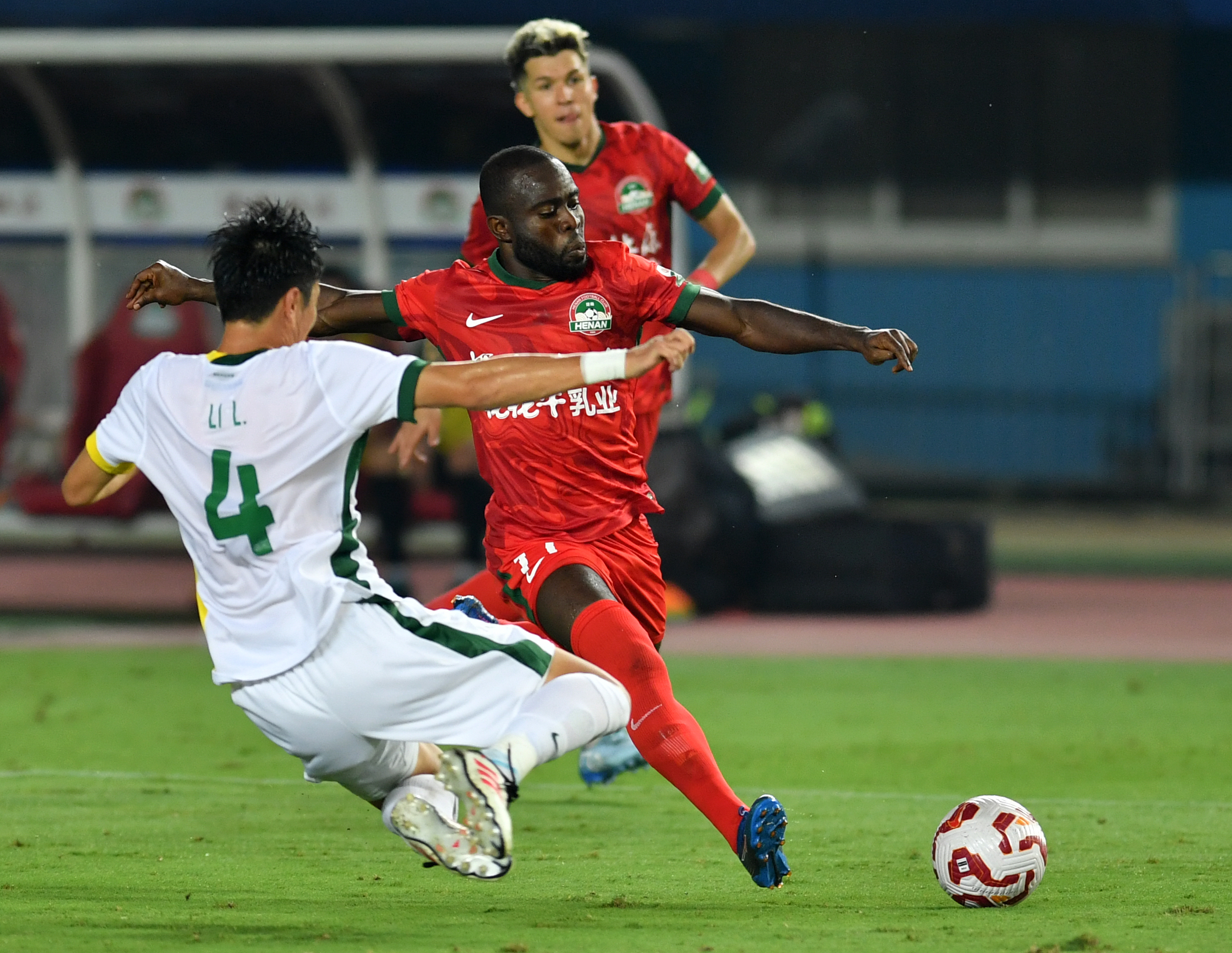 APP下载专区北京国安迎葡超关键赛，国际比赛日豪取连胜，气氛紧张，年轻球员得到机会的简单介绍